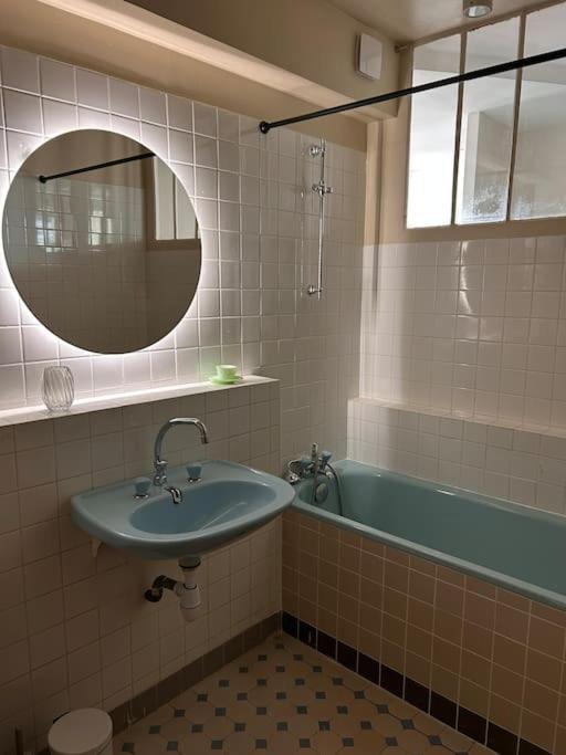 Un Fabuleux Decor Pour Un Chaleureux Appartement ปารีส ภายนอก รูปภาพ
